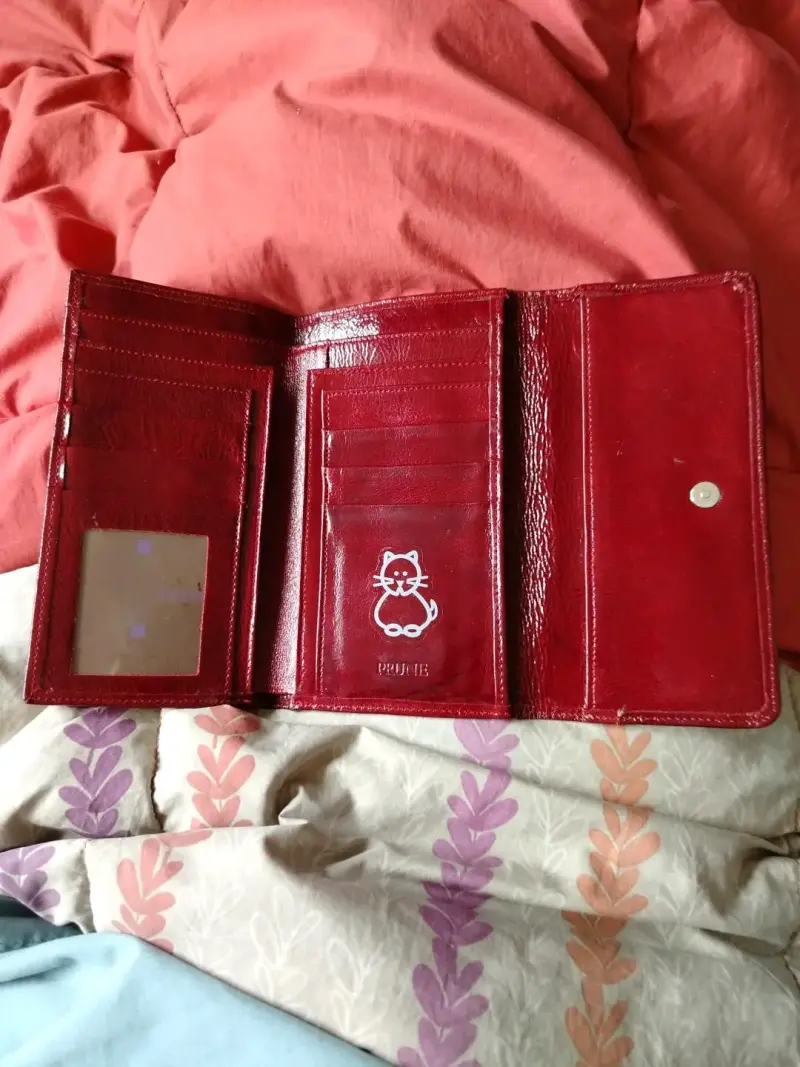 Billetera de cuero roja Prune con múltiples compartimentos - 4