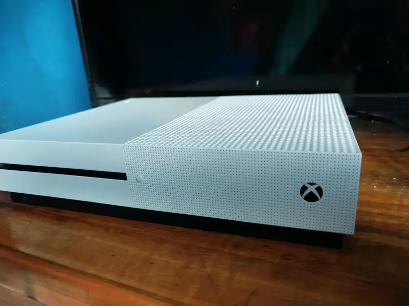 Consola Xbox One S con control - 2