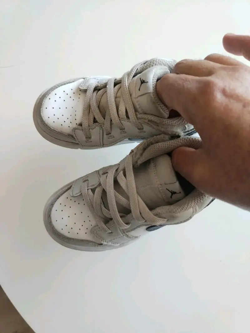 Zapatillas Jordan para niños talla 9C - 2