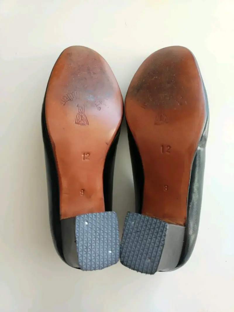 Zapatos de vestir Donna Bella negros de cuero - 3