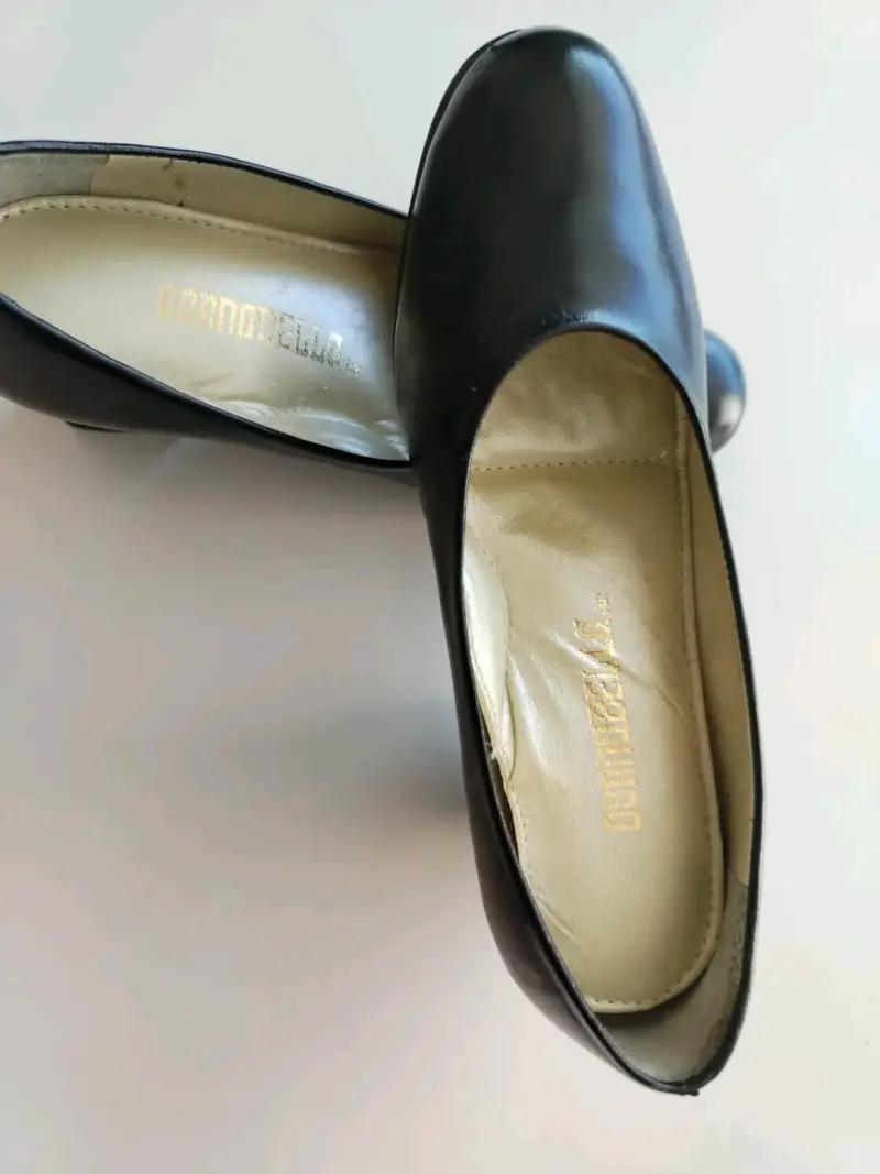 Zapatos de vestir Donna Bella negros de cuero - 4