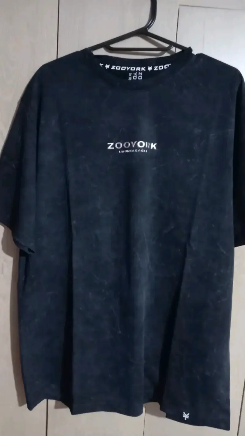 Polera negra Zoo York unisex
