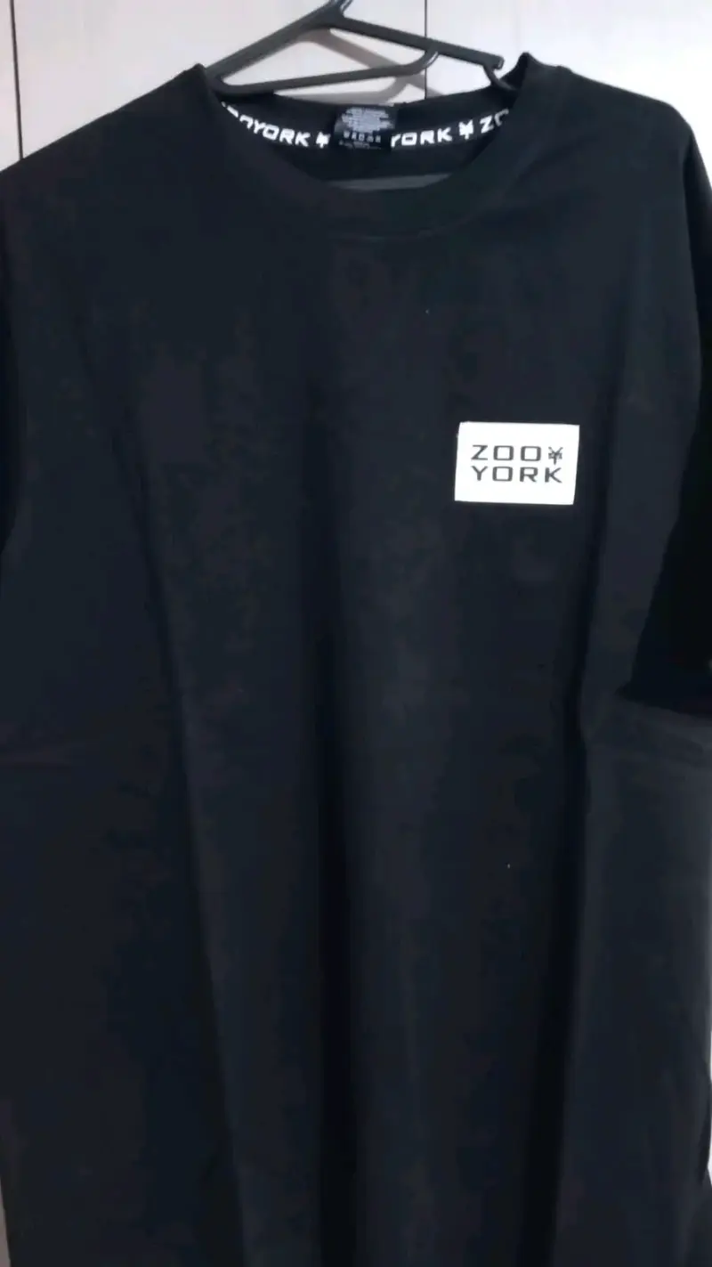 Polera negra Zoo York para hombre