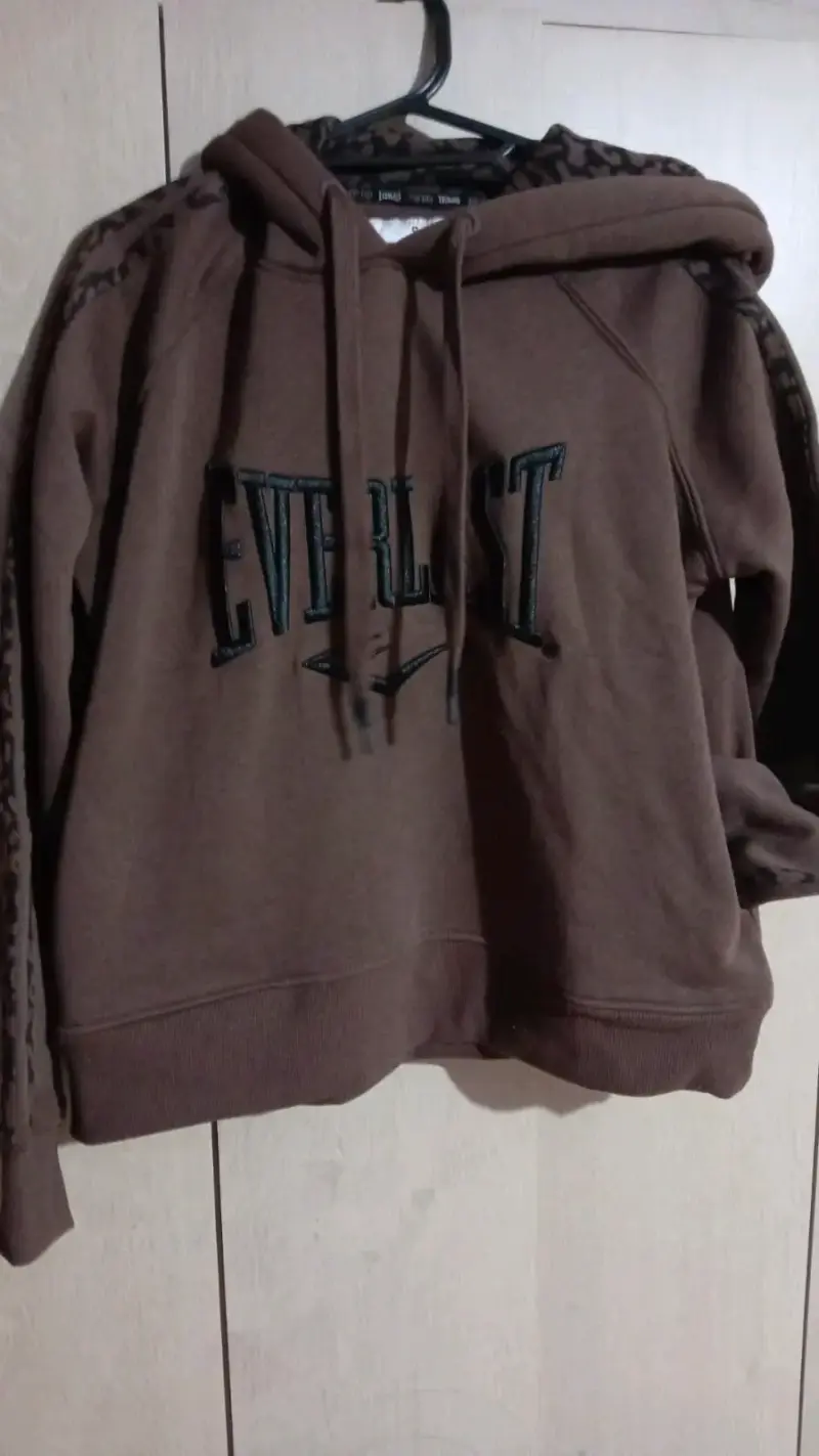 Polerón con capucha Everlast marrón