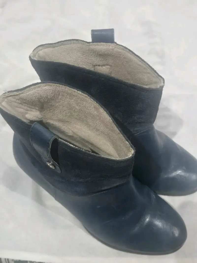 Zapatillas deportivas gris oscuro con cierre lateral - 2