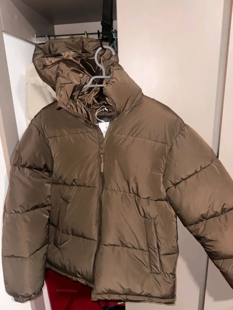 Chaqueta acolchada unisex en varios colores - 1