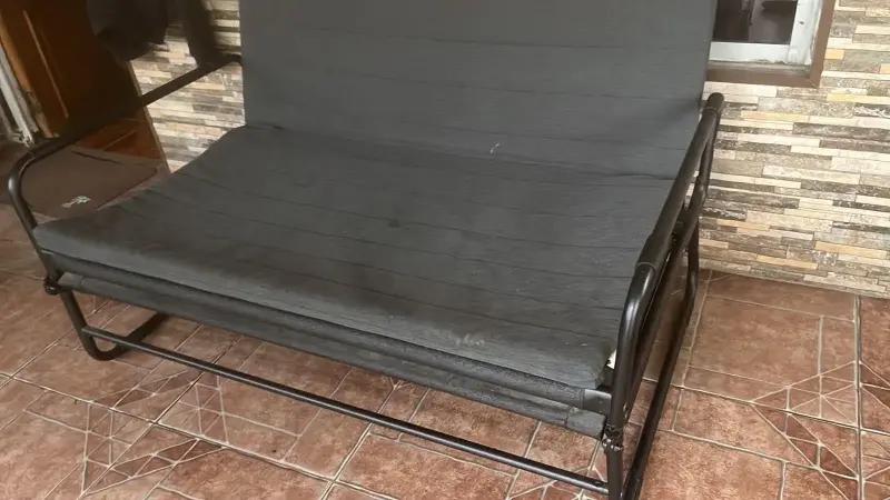 Sofá cama plegable de metal negro - 3