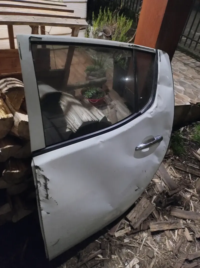 Puerta trasera de camioneta Mitsubishi L200 2013 - 2