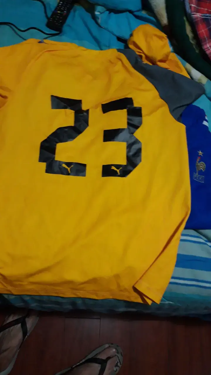 Conjunto de fútbol Puma Chile amarillo con número 23 - 3