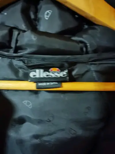 Chaqueta acolchada gris Ellesse con capucha - miniatura 3