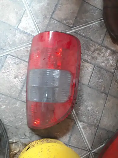 farol trasero original chevrolet s10 2004 - miniatura 1