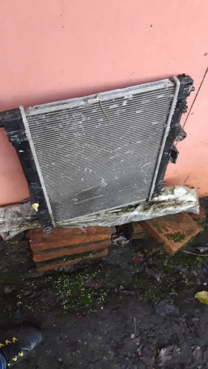 Radiador de auto usado ssanyong actyon mec 2009