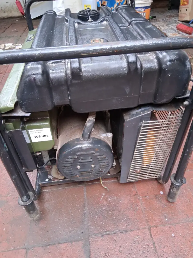 Generador a gasolina 6000W con ruedas - 3