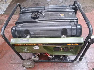Generador a gasolina 6000W con ruedas - miniatura 6