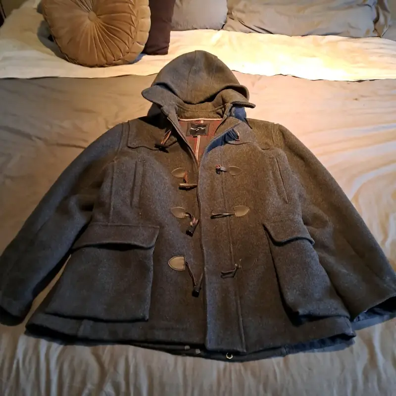 Abrigo gris con capucha estilo duffle RKF - 1