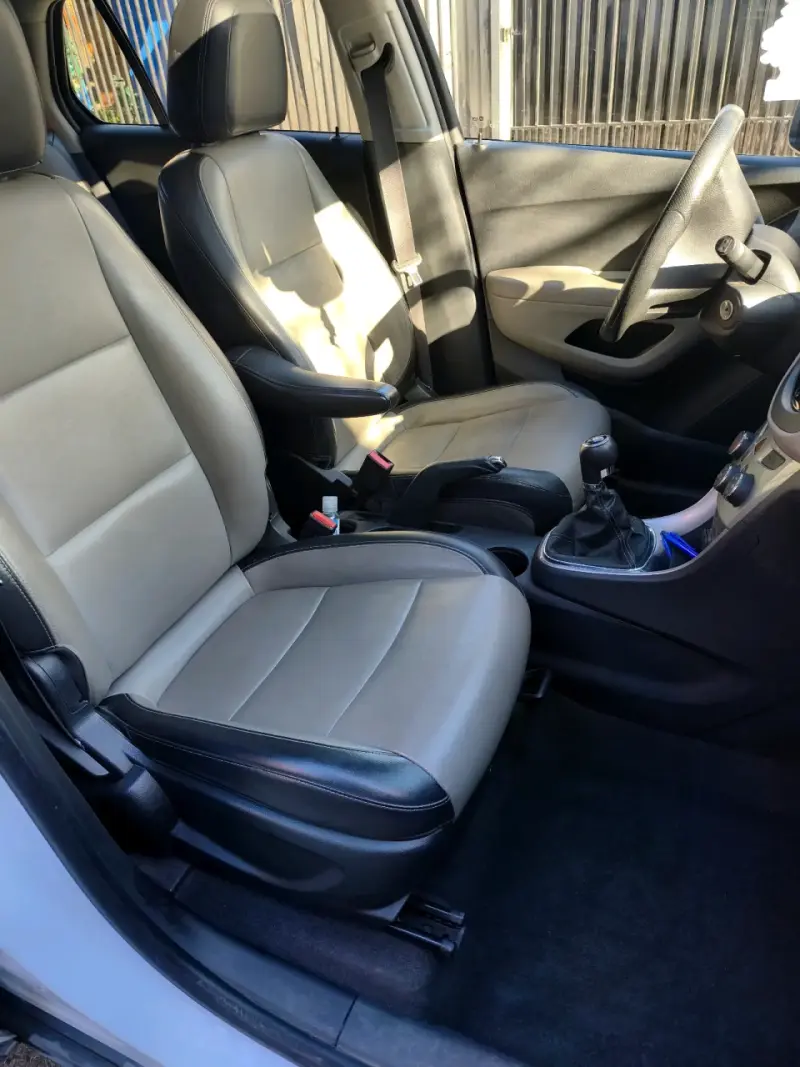 Chevrolet Tracker 2016 Blanco en Buen Estado - 11