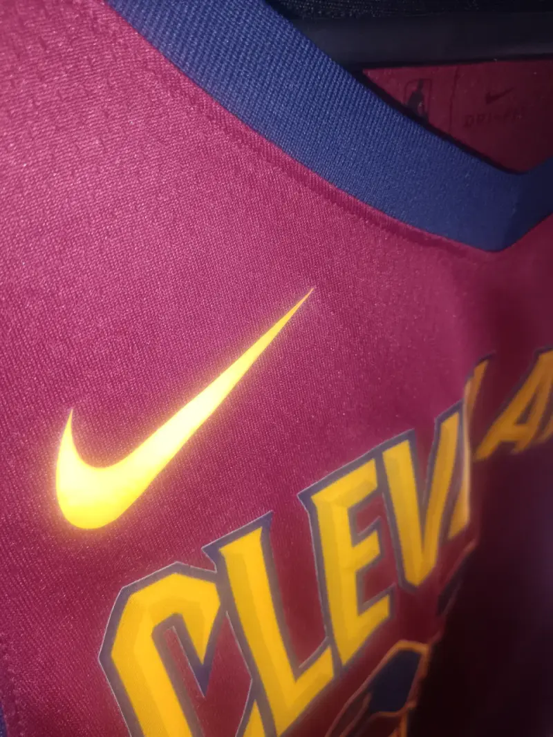 Camiseta NBA Cleveland Cavaliers Nike LeBron James - 2