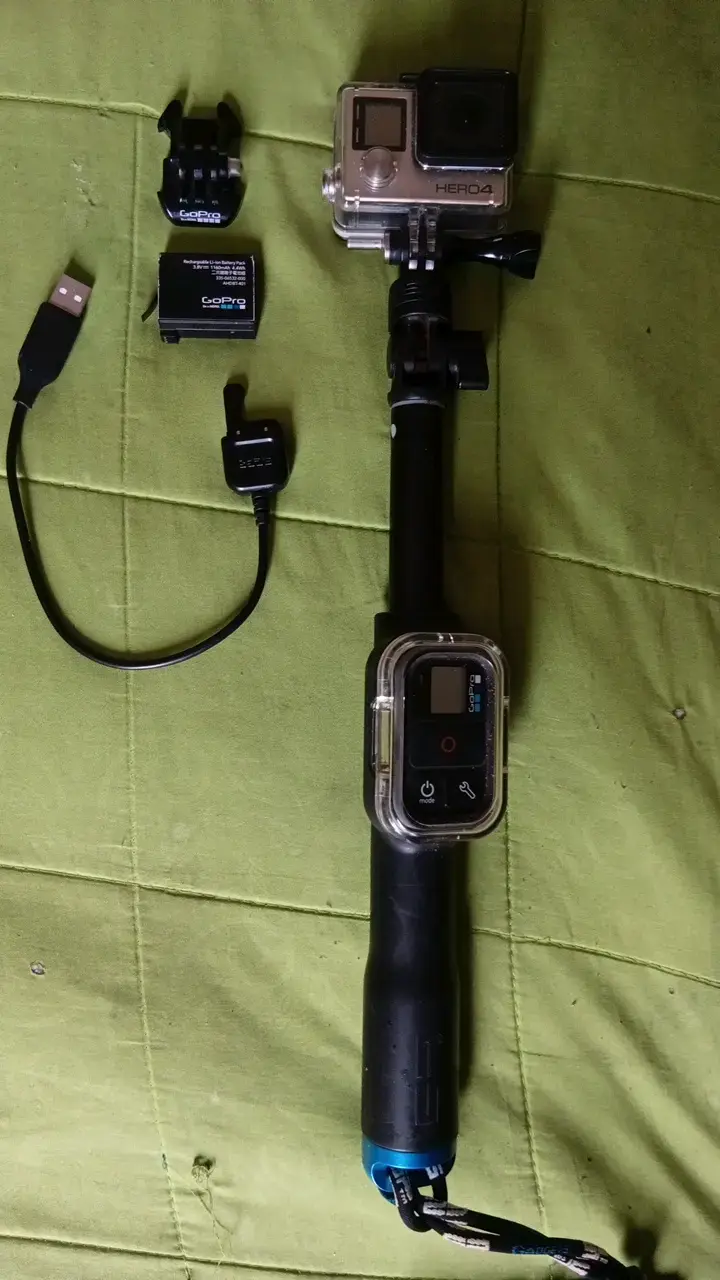 Cámara GoPro Hero4 con accesorios - 1