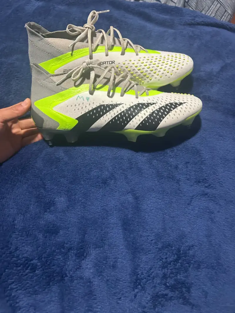 Botines de fútbol Adidas Predator gris y verde - 1