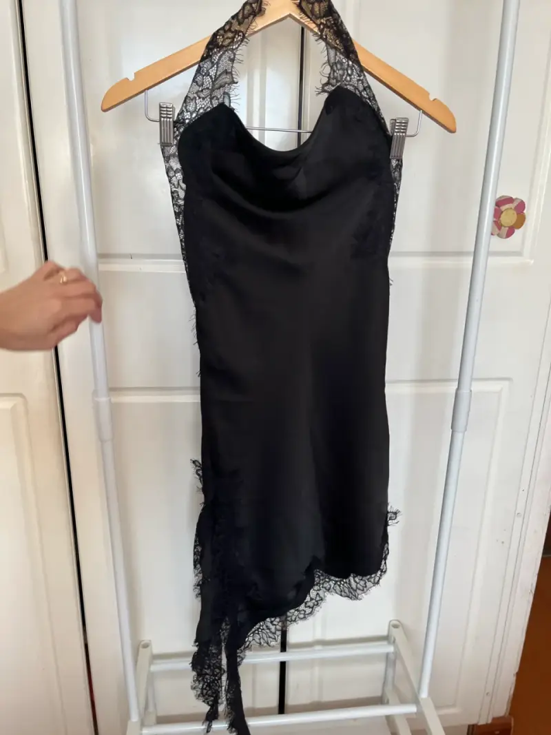Polera negro elegante con encaje - 2