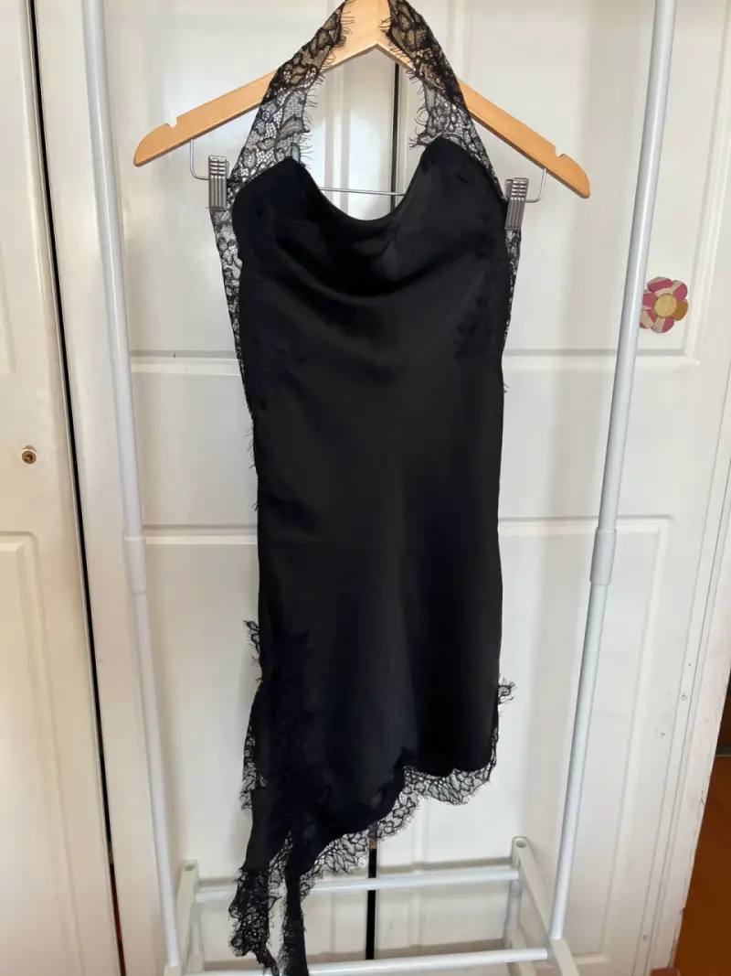 Polera negro elegante con encaje - 3