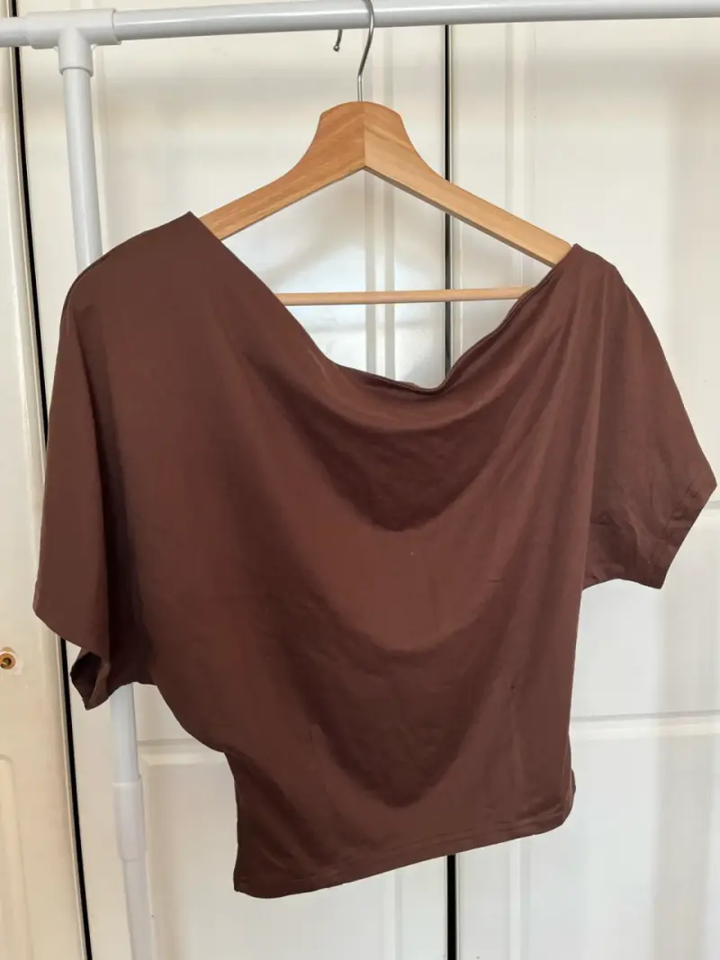 Polera marrón de algodón para mujer