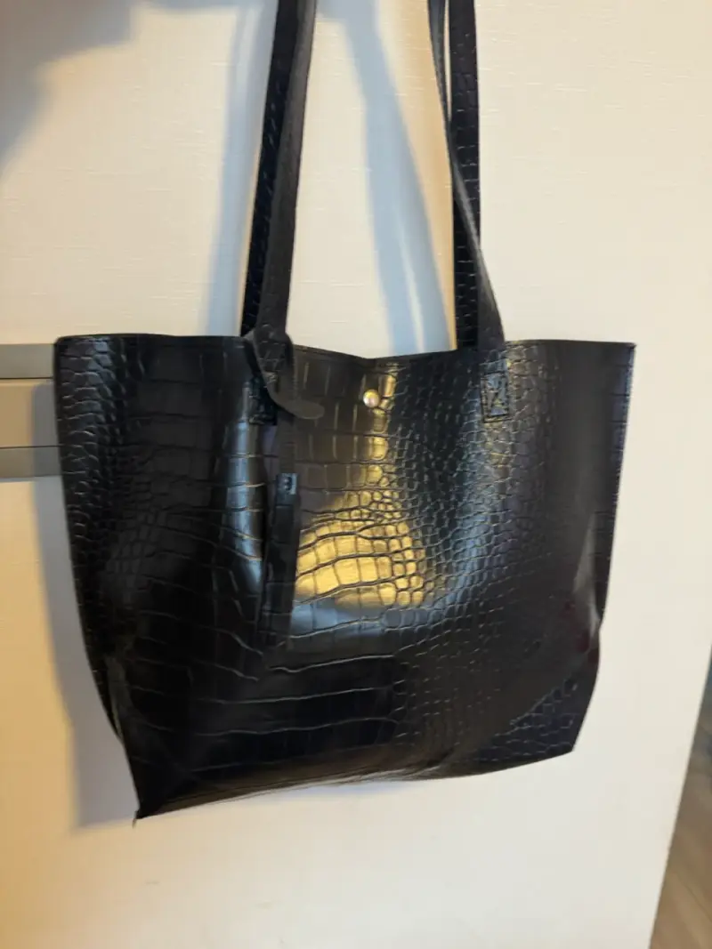 Bolso tote negro sintético con textura - 2