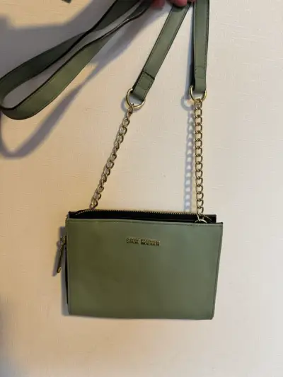 Cartera verde con cadena Steve Madden - miniatura 1