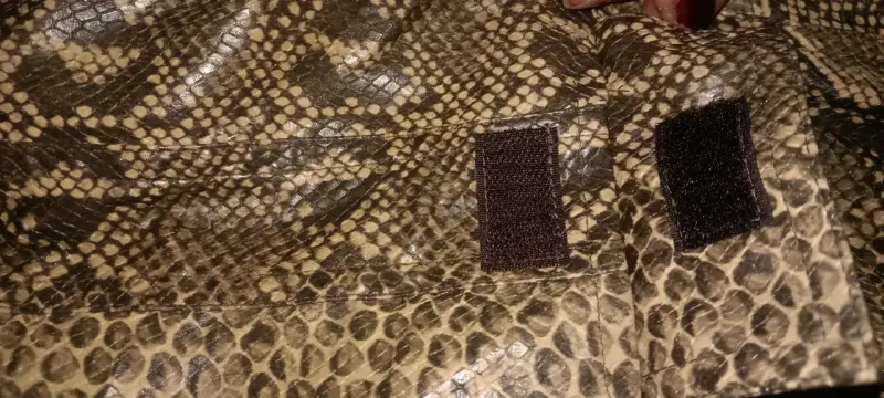 Chaqueta de cuero sintético con diseño de serpiente - 4