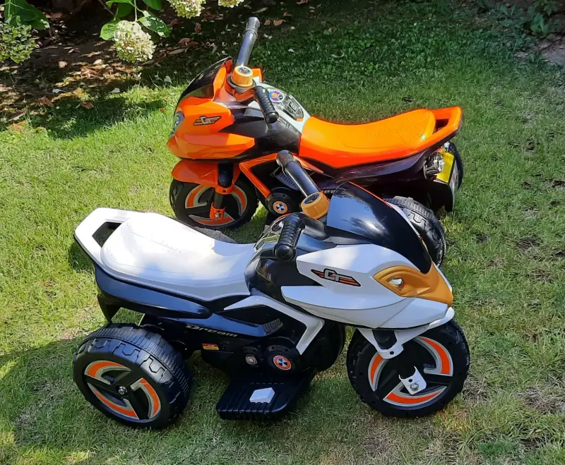 Motos eléctricas infantiles naranja y blanco - 2