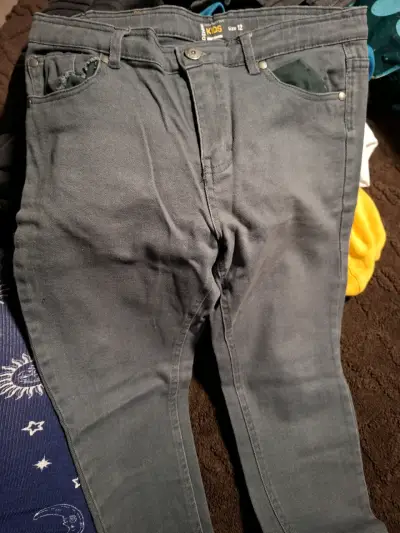 Jeans de niño talla 12 en varios colores - miniatura 3