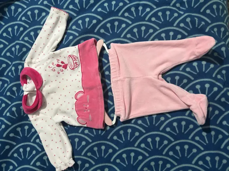 Conjunto (polera Pillin 0M)(patitas Limonada 0m)