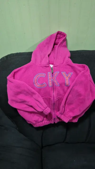 Polerón infantil rosado con capucha CKY - miniatura 1