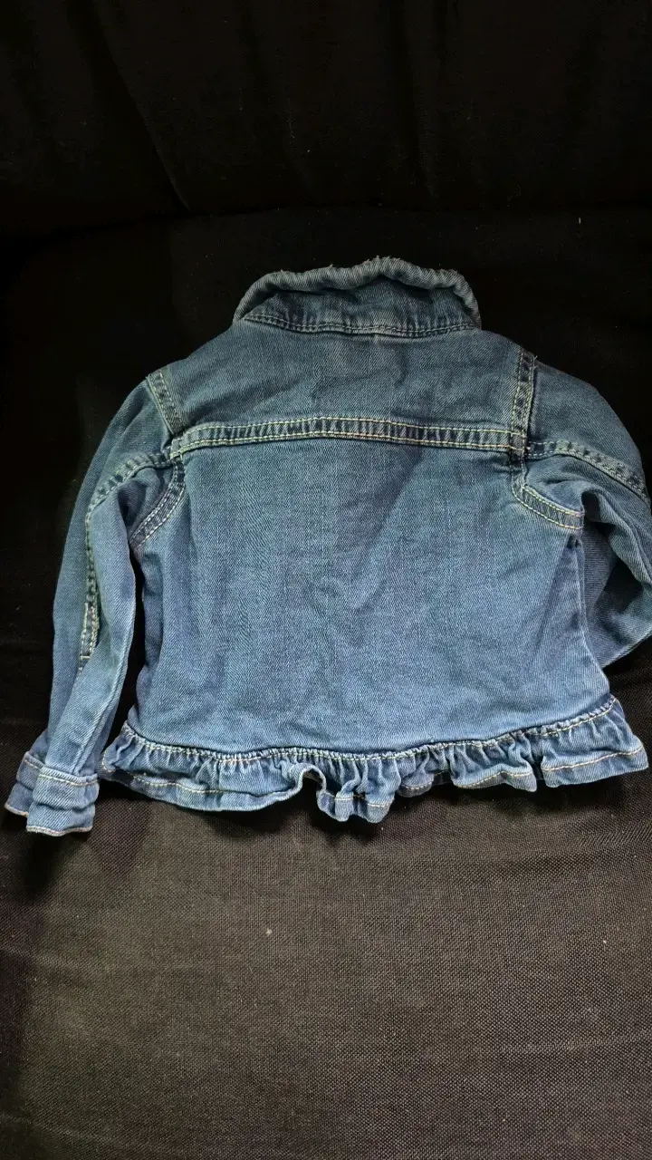 Chaqueta de mezclilla para niña con detalles coloridos - 2