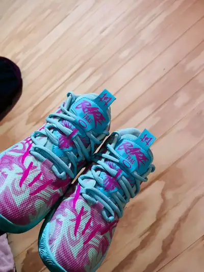 Zapatillas deportivas coloridas para mujer - miniatura 1