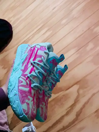 Zapatillas deportivas coloridas para mujer - miniatura 2