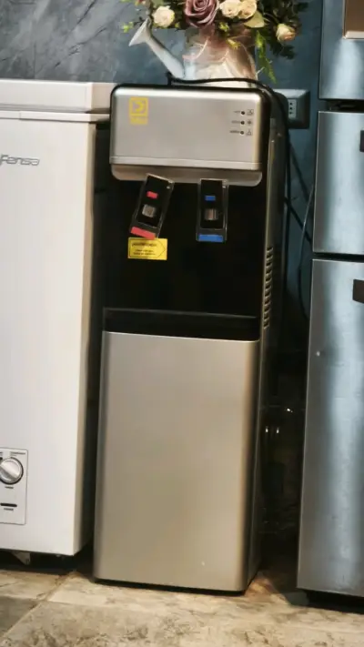 Dispensador de agua frío/calor Dali - miniatura 1
