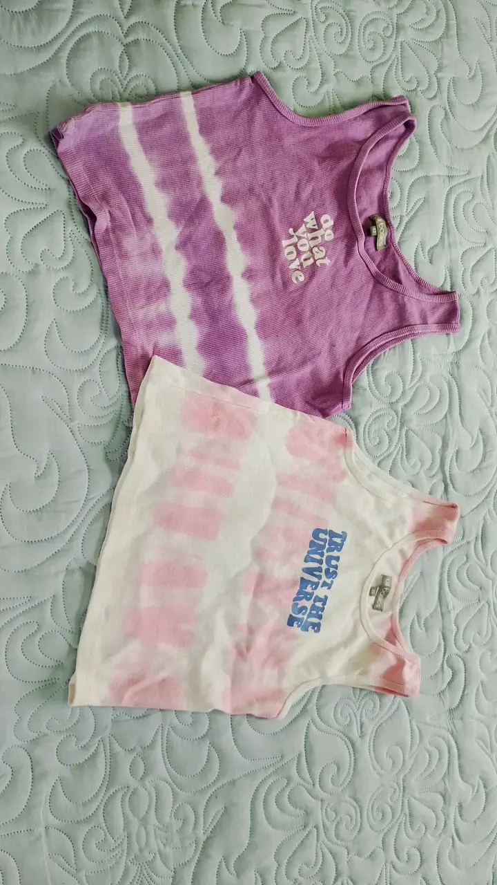 Lote de poleras y pijamas para niña - 1