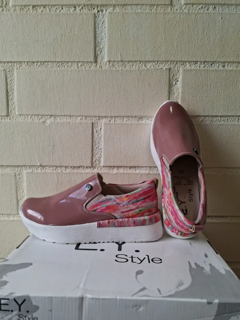 Zapatillas slip-on de mujer en varios colores - 3