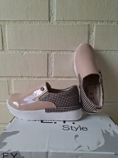 Zapatillas slip-on de mujer en varios colores - miniatura 4