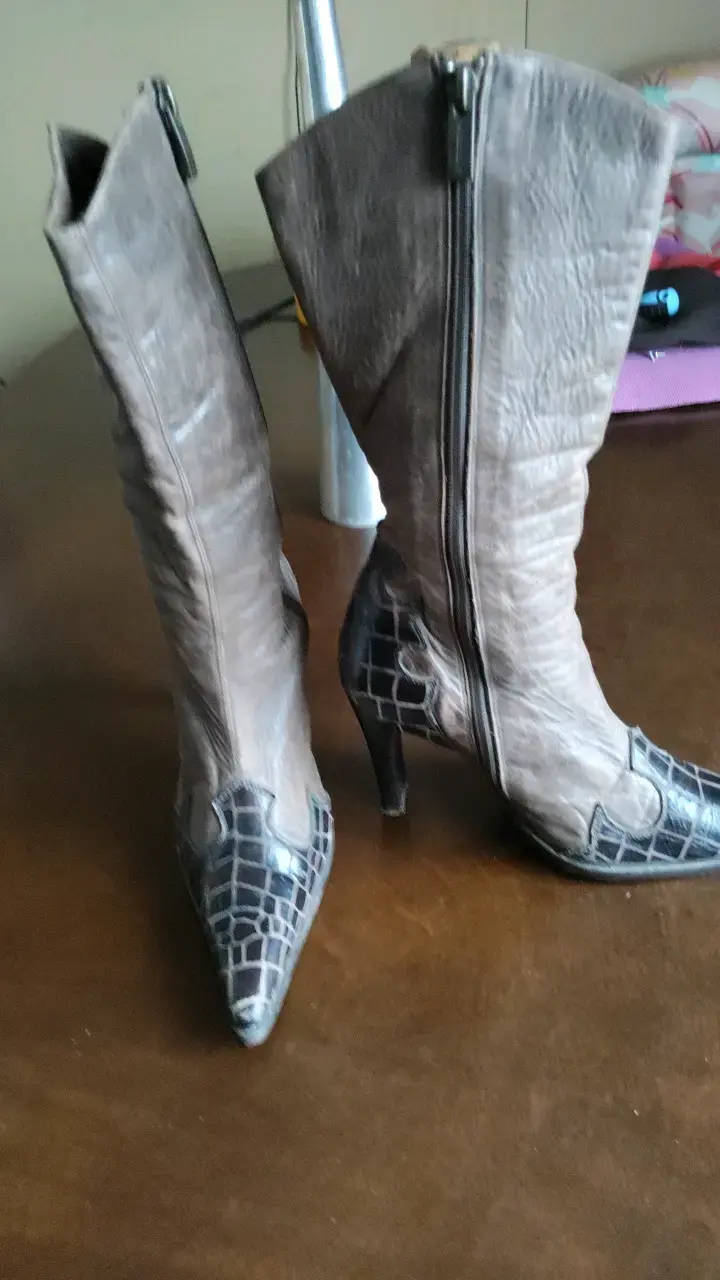 Botas de cuero con diseño animal print - 1