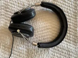 Auriculares bowers & wilkins con estuche acolchado - miniatura 2