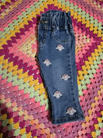 Pantalones de mezclilla para niños con diseño bordado - miniatura 1