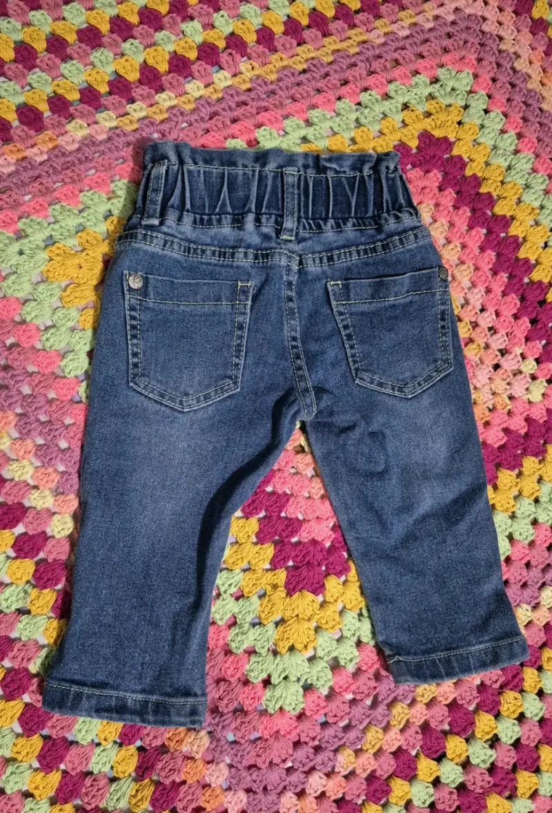 Pantalones de mezclilla para niños con diseño bordado - 3