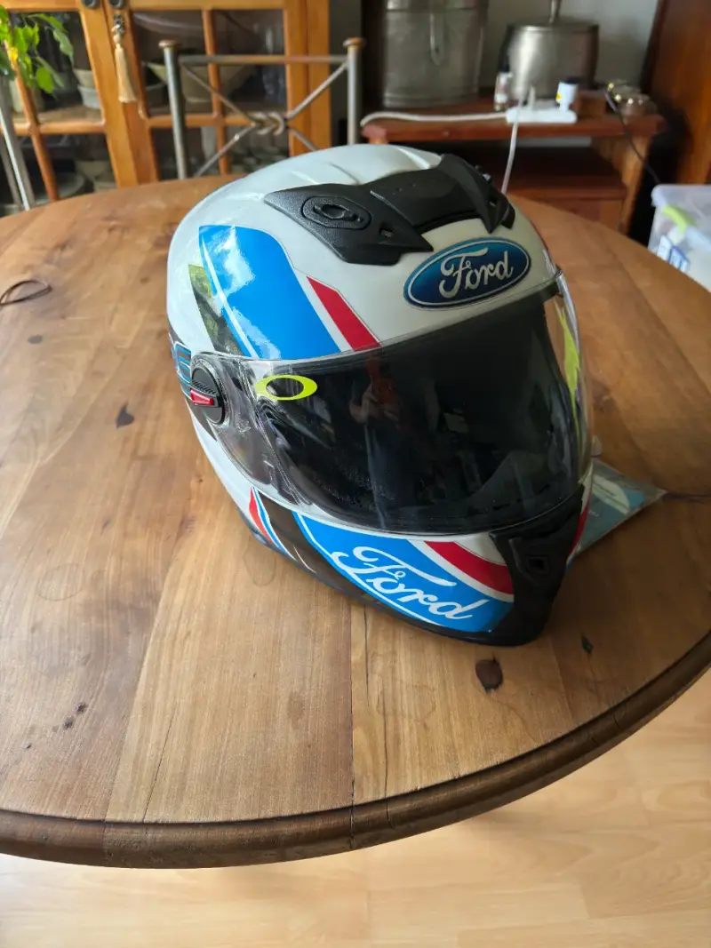 Casco de moto nuevo - 1