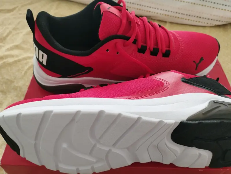 Zapatillas deportivas Puma rojas N°42.5 - 2