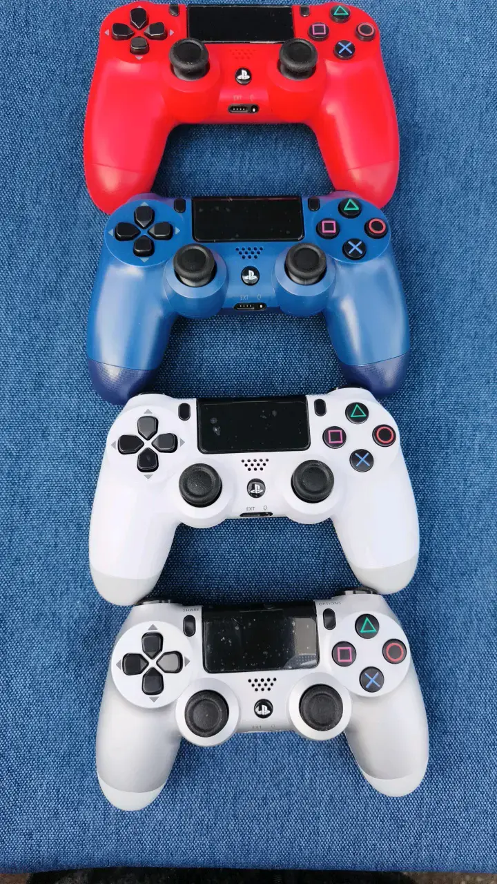 Control inalámbrico rojo para PlayStation 4 - 4