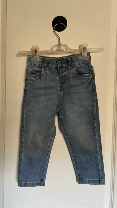 Jeans de mezclilla para niño talla 2A - miniatura 1