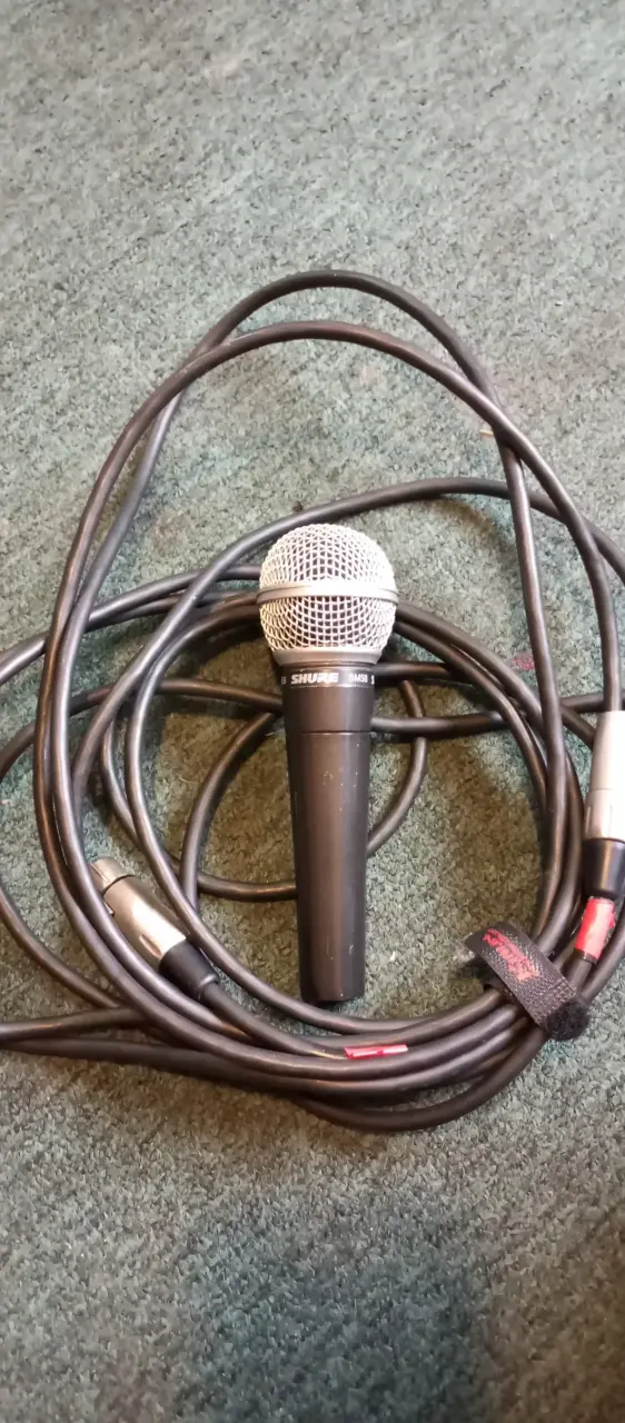 Micrófono Shure SM58 con cable largo