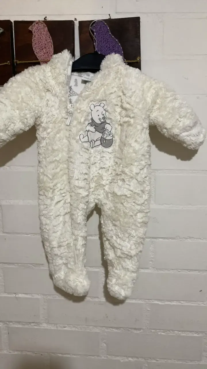 Enterito de bebé polar con diseño de oso